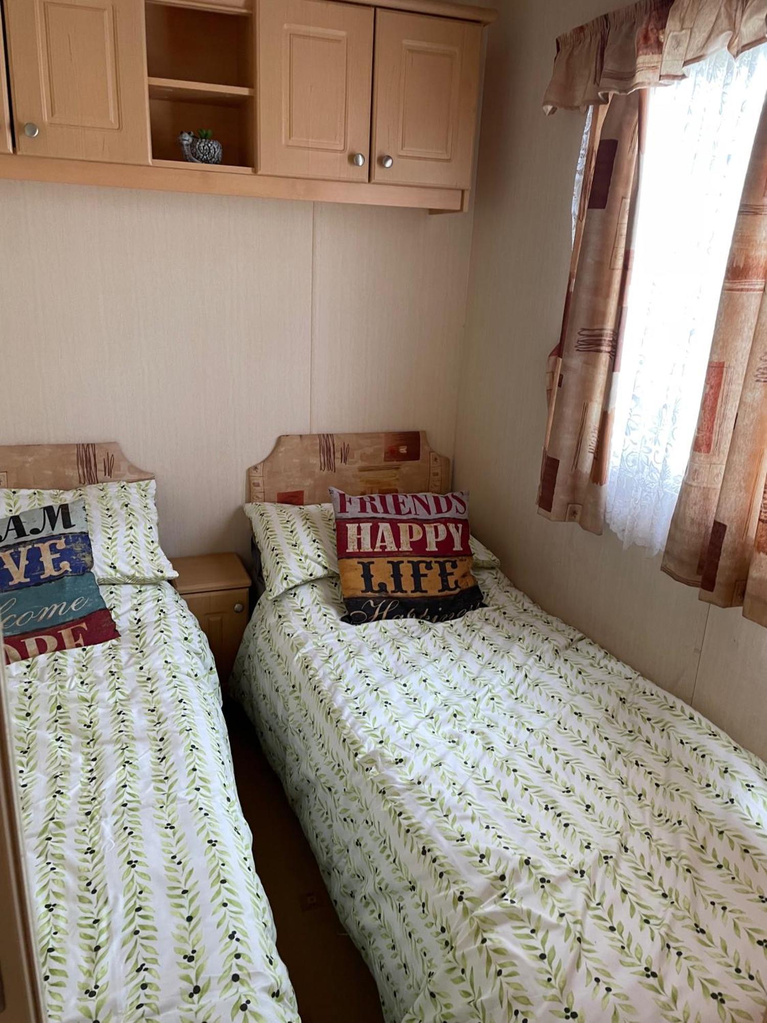 Cozy Camber Caravan 3 Bedroom Retreat With Decking Rye Exteriér fotografie