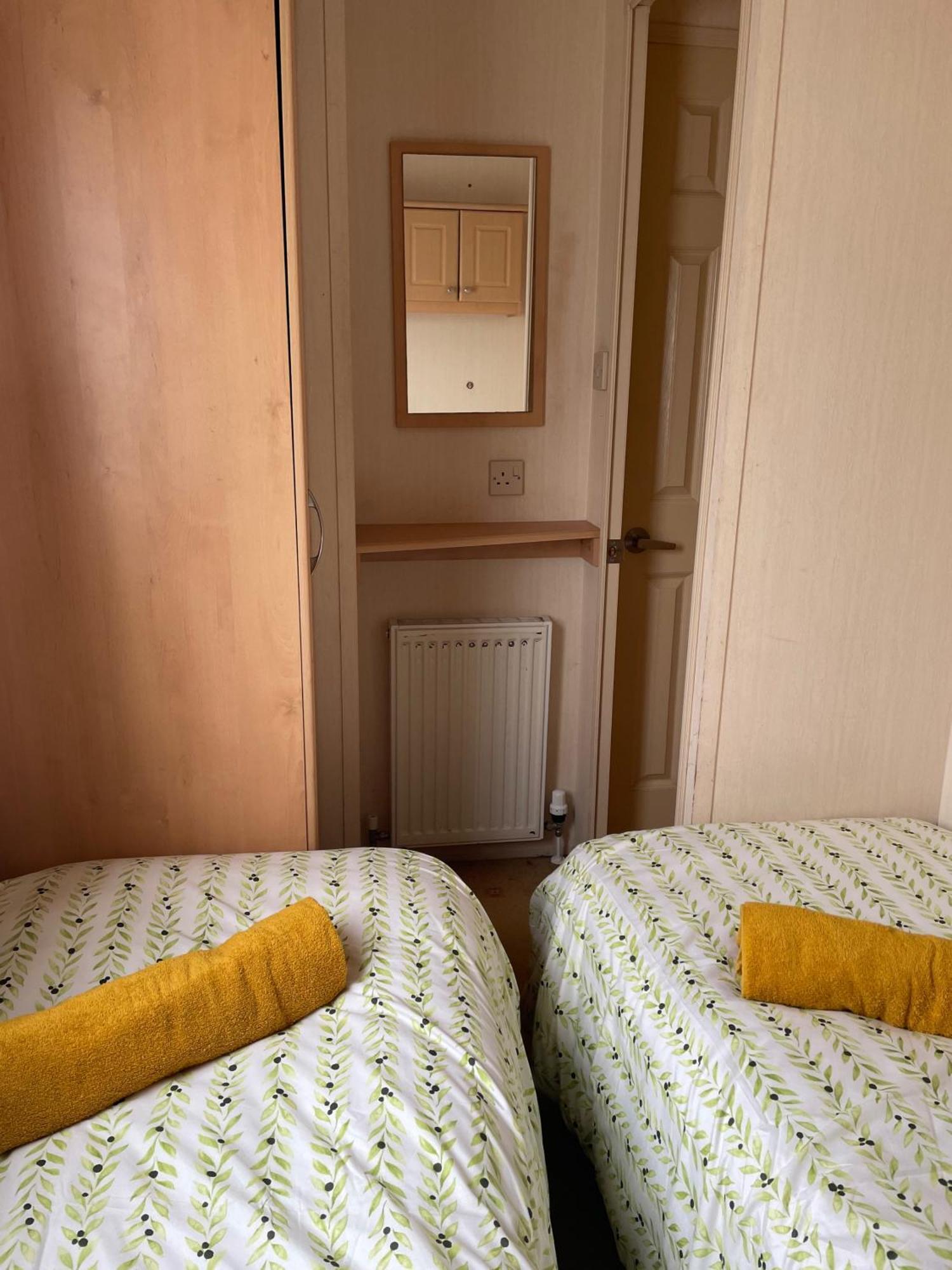 Cozy Camber Caravan 3 Bedroom Retreat With Decking Rye Exteriér fotografie