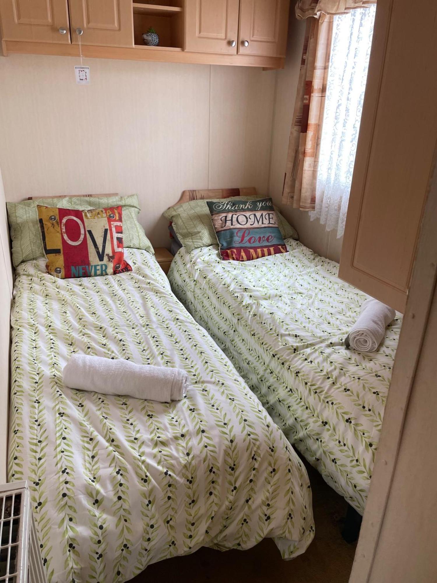 Cozy Camber Caravan 3 Bedroom Retreat With Decking Rye Exteriér fotografie