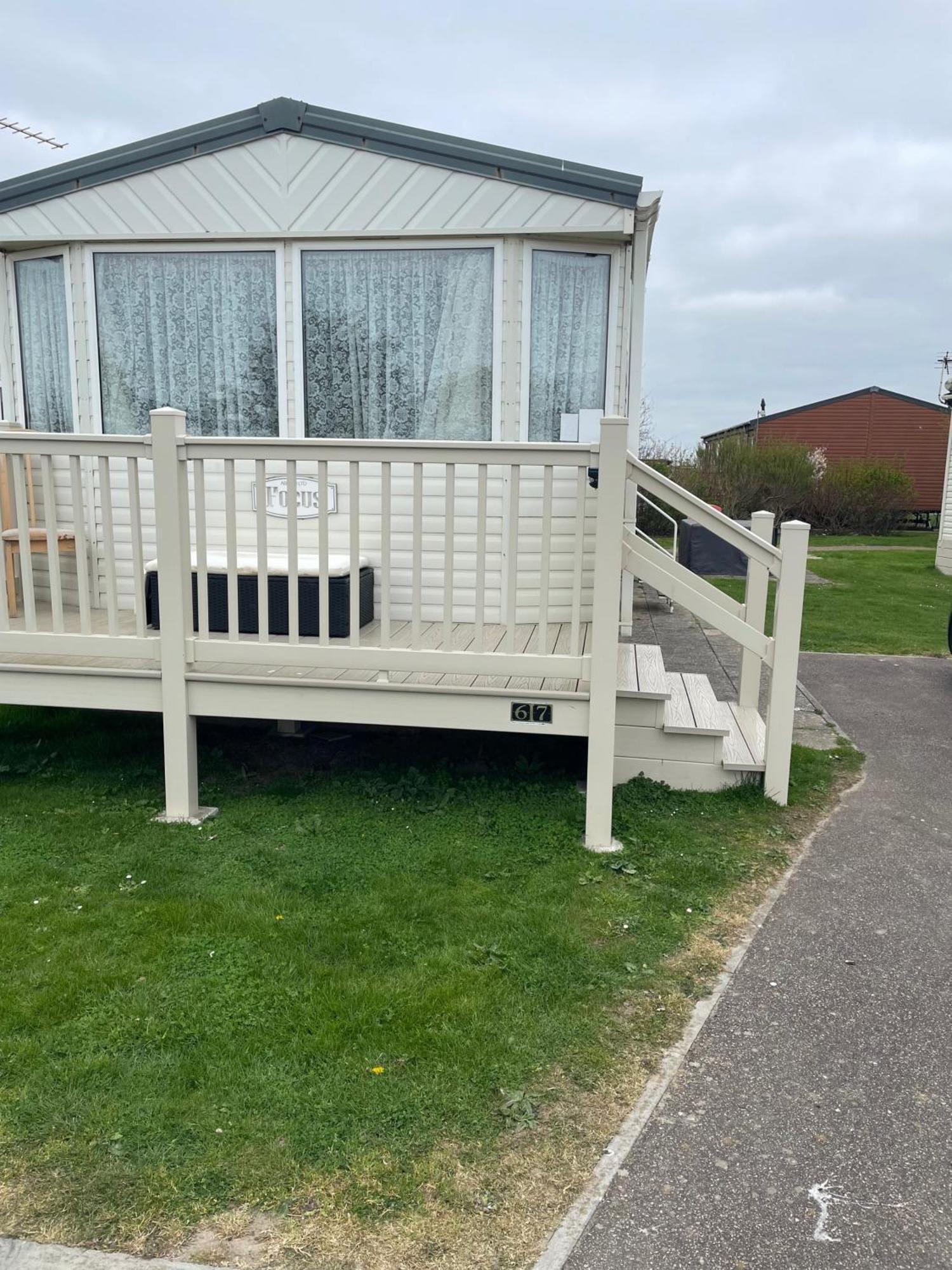 Cozy Camber Caravan 3 Bedroom Retreat With Decking Rye Exteriér fotografie