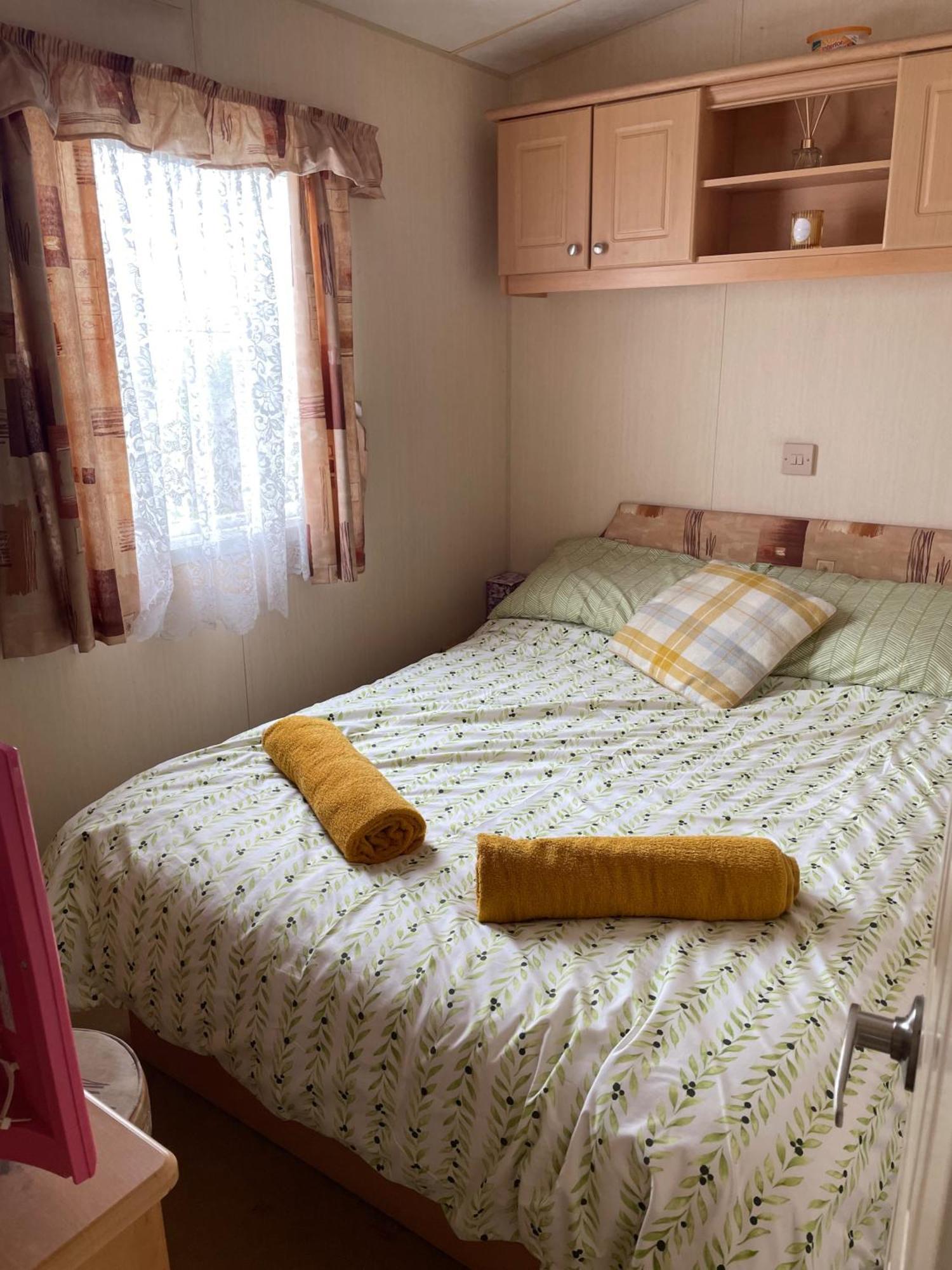Cozy Camber Caravan 3 Bedroom Retreat With Decking Rye Exteriér fotografie